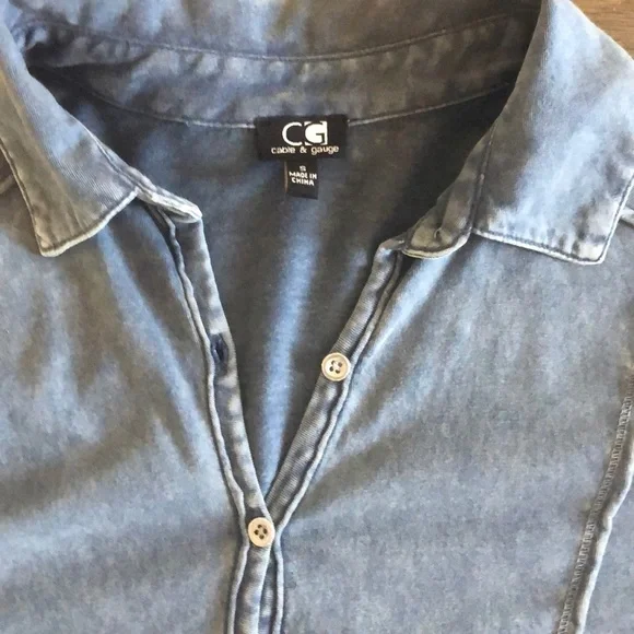 Cabie & Gauge Soft cotton button front blouse - Picture 2 of 2